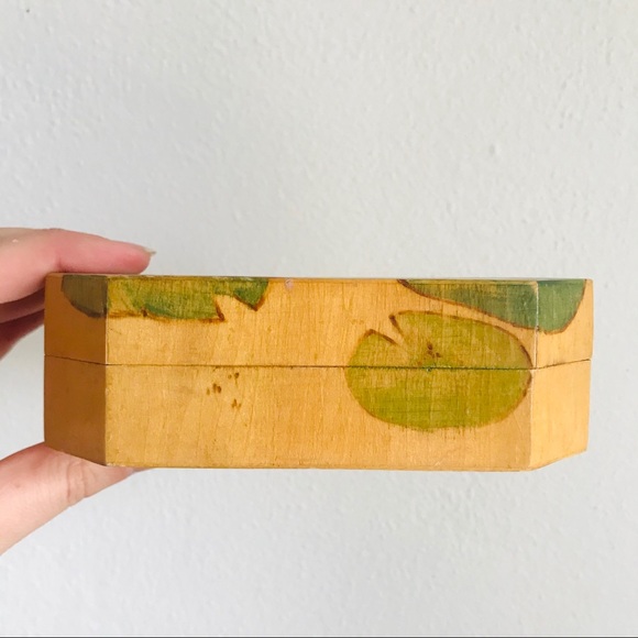 Vintage hand painted Chinese water Lilly wood box - Picture 5 of 12